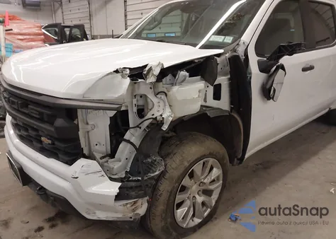 2022 Chevrolet Silverado 1500 Custom z USA, uszkodzony, nr VIN 1GCPDBEK8NZ568802